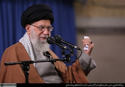حفظ روحیه‌ی انقلابی؛ راه پیشرفت ایران اسلامی